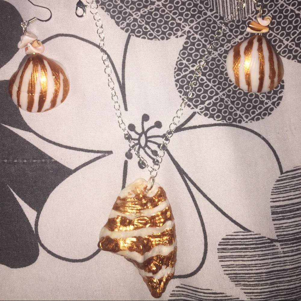 Original Handmade Shell Set - Picture 2 of 2